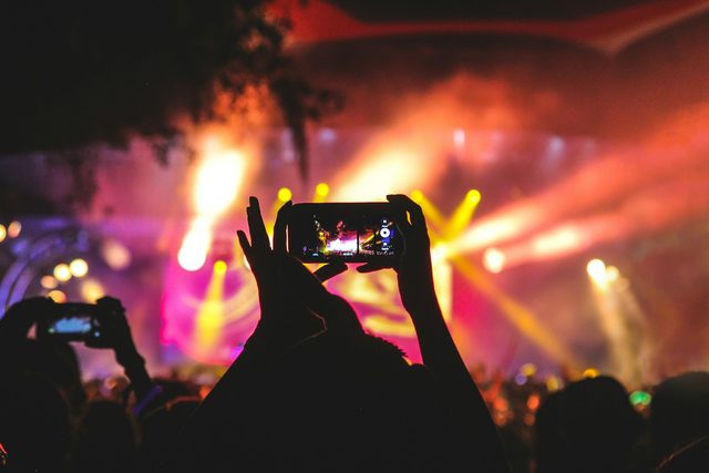 Serata con musica e luci