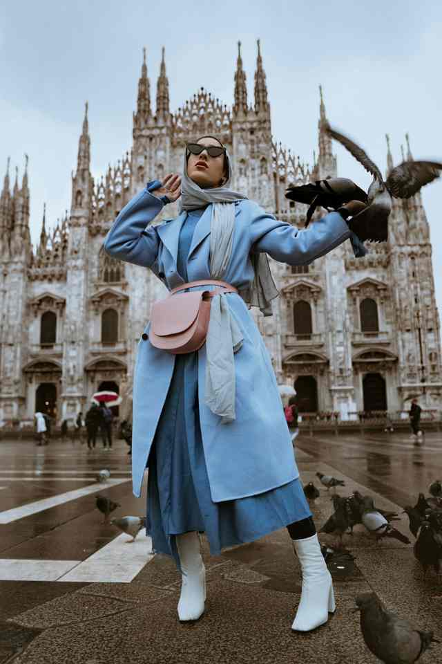 Editoriale di moda davanti al Duomo