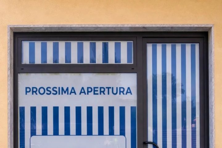 Vetrofanie e adesivi per vetrine