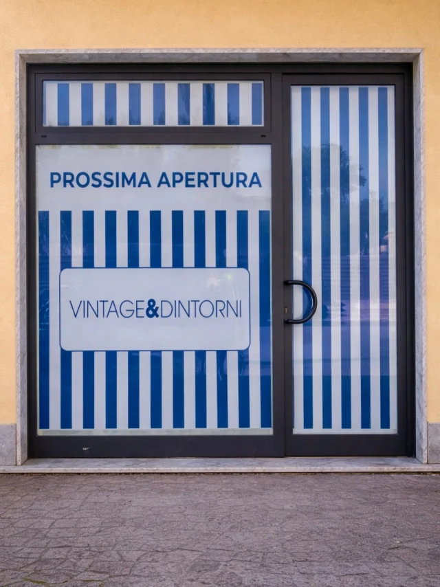 Vetrofanie prossima apertura negozio – GOU Pubblicità